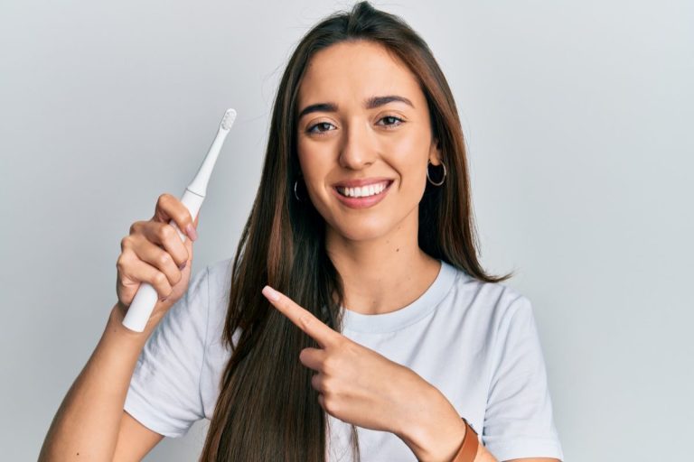 How To Improve Oral Hygiene With An Automatic Toothbrush