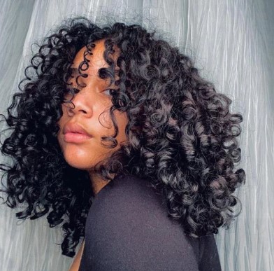 How To Keep Curly Hair Defined All Day: Best 2026 Guide