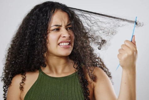 How To Brush Curly Hair Without Damaging It: Pro Tips 2026